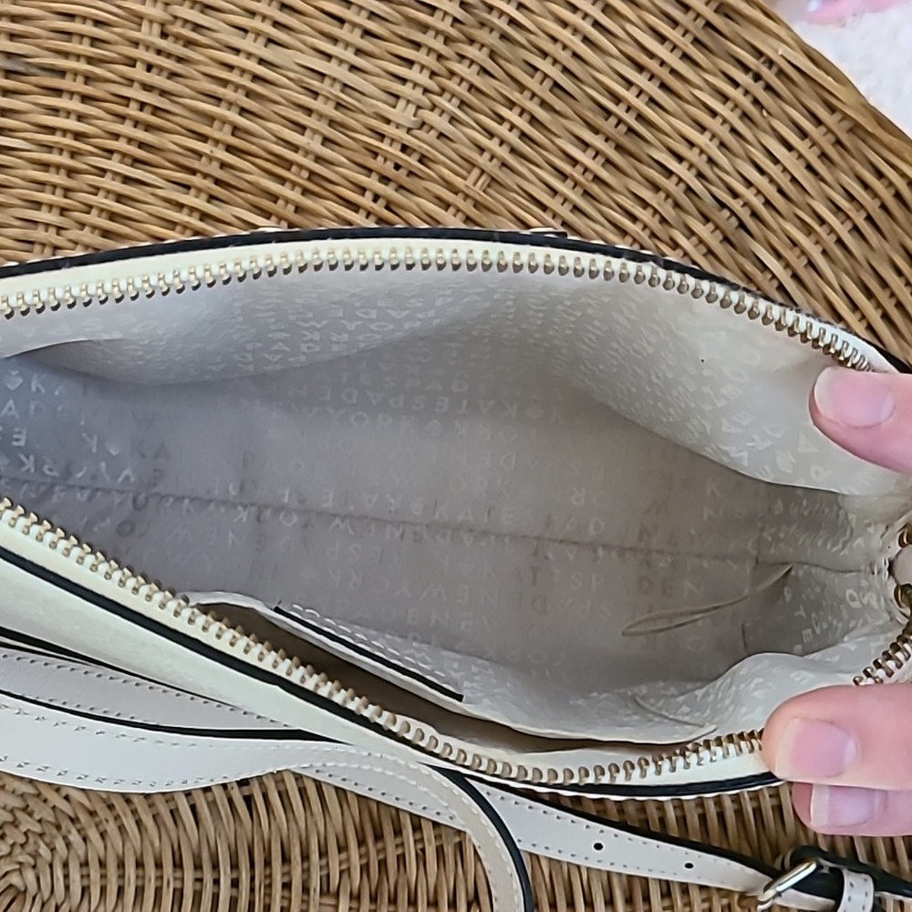 Neutral Kate Spade ♠️ Cross body - Picture 4 of 4